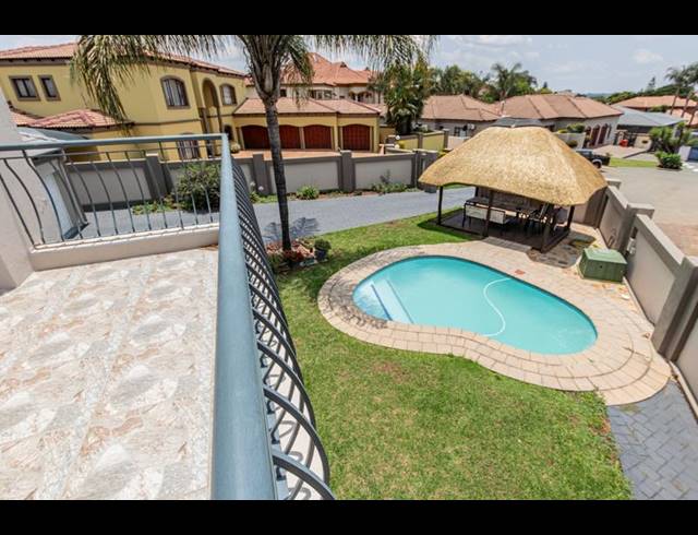 5 BEDROOM HOUSE FOR SALE IN RUIMSIG